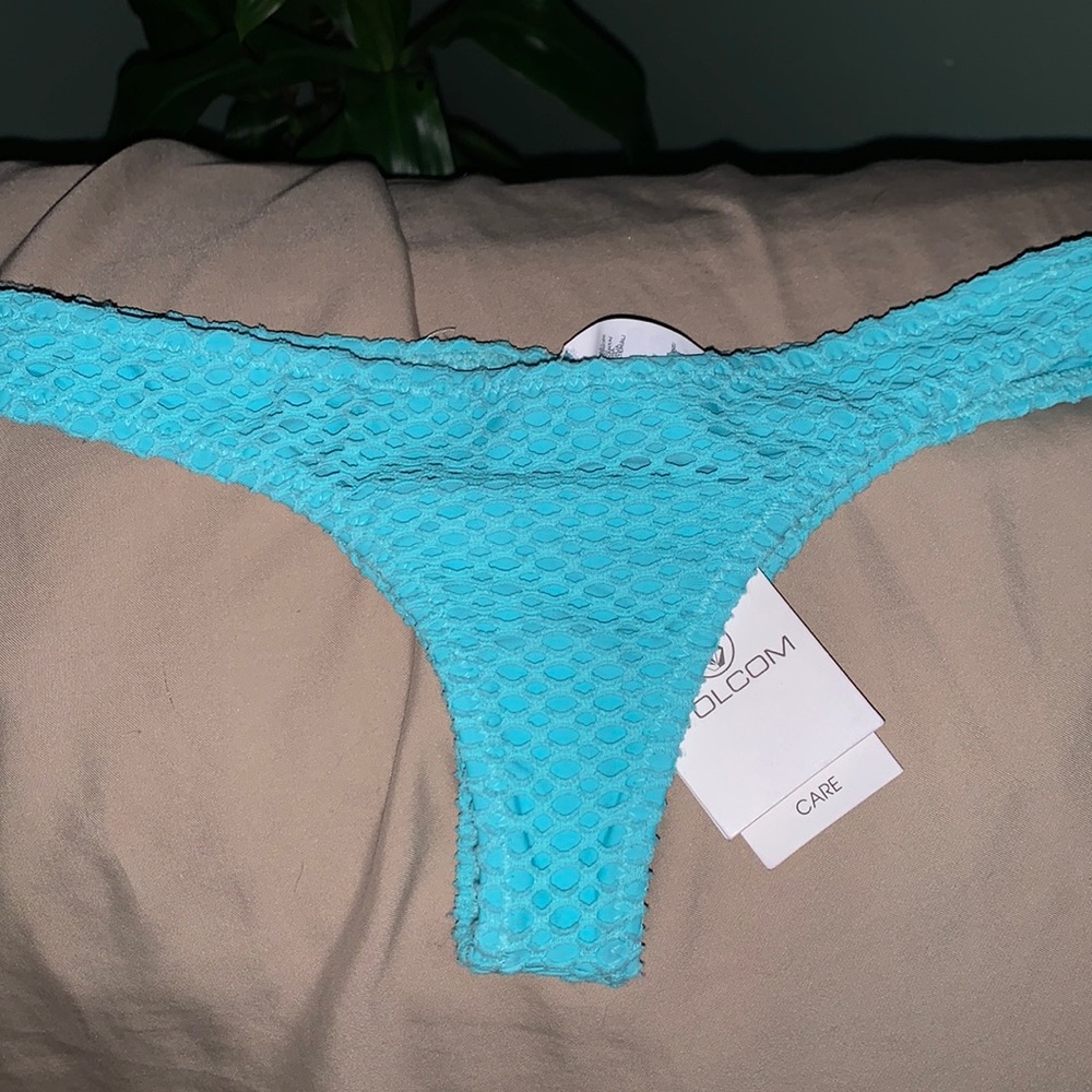 Volcom bikini bottom. NWT.  XS. A beautiful blue